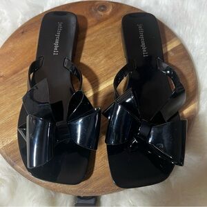 Jeffrey Campbell Black Bow Sandals Size 8, Like New Condition
